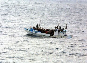 Le commission du développement réaffirme le respect des droits humains dans les politiques migratoires mais manque d’ambition